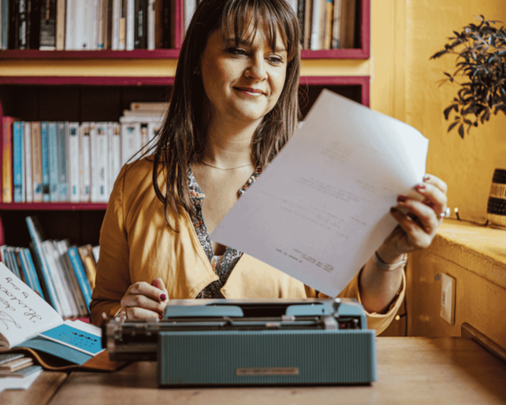Officiante de cérémonie laïque Emily Stella.